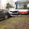 Kloubový autobus na lince 9 havaroval v Masarykově ulici / Foto: HZSČR