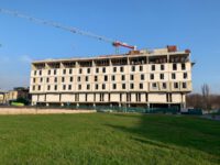 Nový hotel roste / Foto: STAKO HK