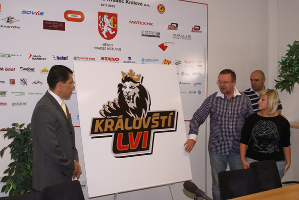 Představení nového loga na tiskové konferenci
