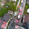 Hašení požáru pohledem z výšky v Pláckách / Foto: HZSHK