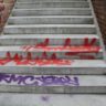 Posprejované schodiště v centru Hradce / Foto: Policie ČR