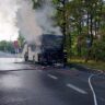 Ohořelý autobus u Koliby / Foto: HZSPK