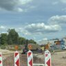 Bagry střídají betonové panely a to je Kauf / Foto: HKCITY