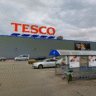 Hypermarket Tesco v nákupním centru Hradubická / Foto: Mapy.com